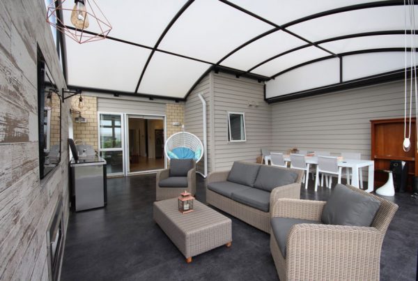 outdoor awning room